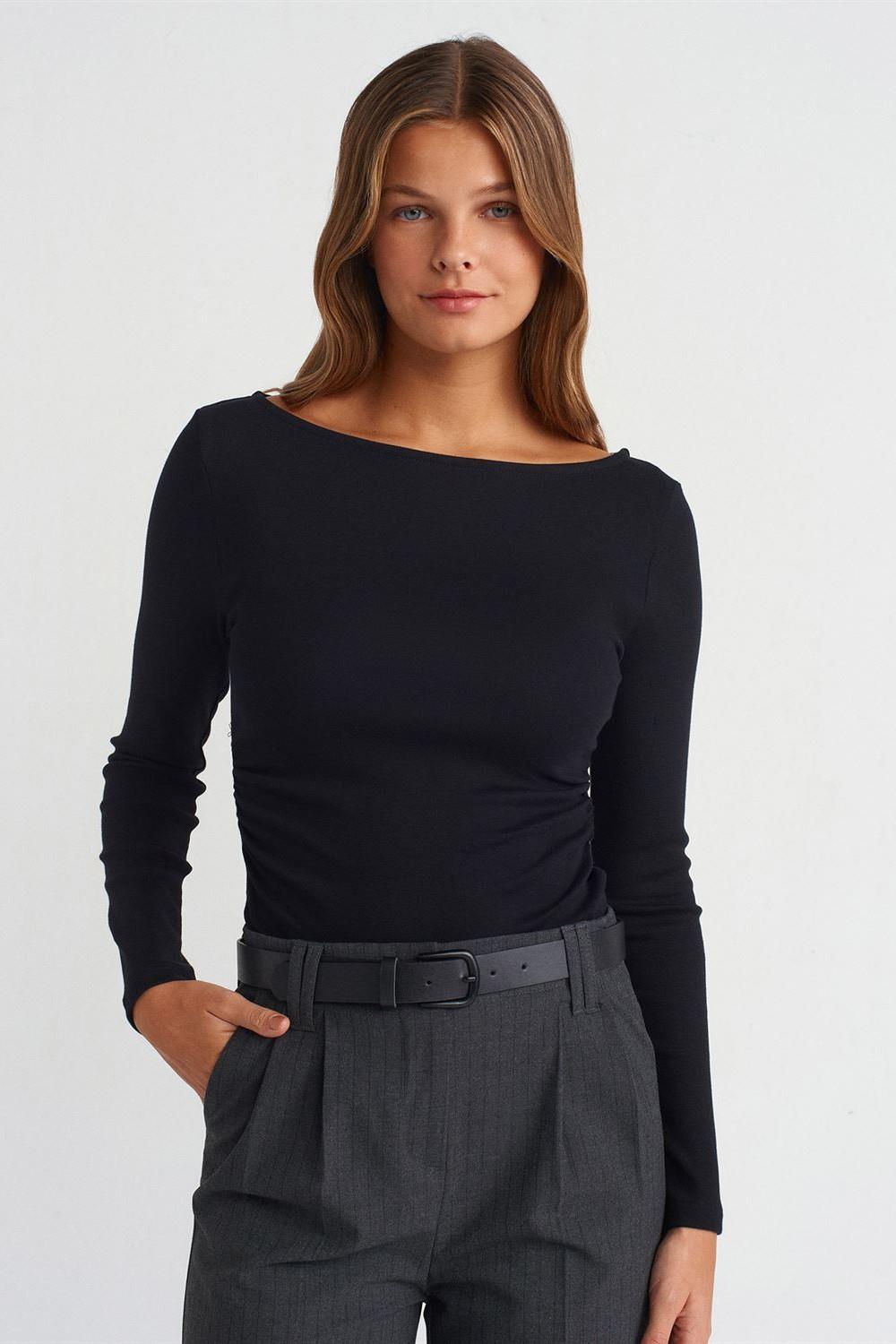 Büzgülü Kayık Yaka Top DL31401