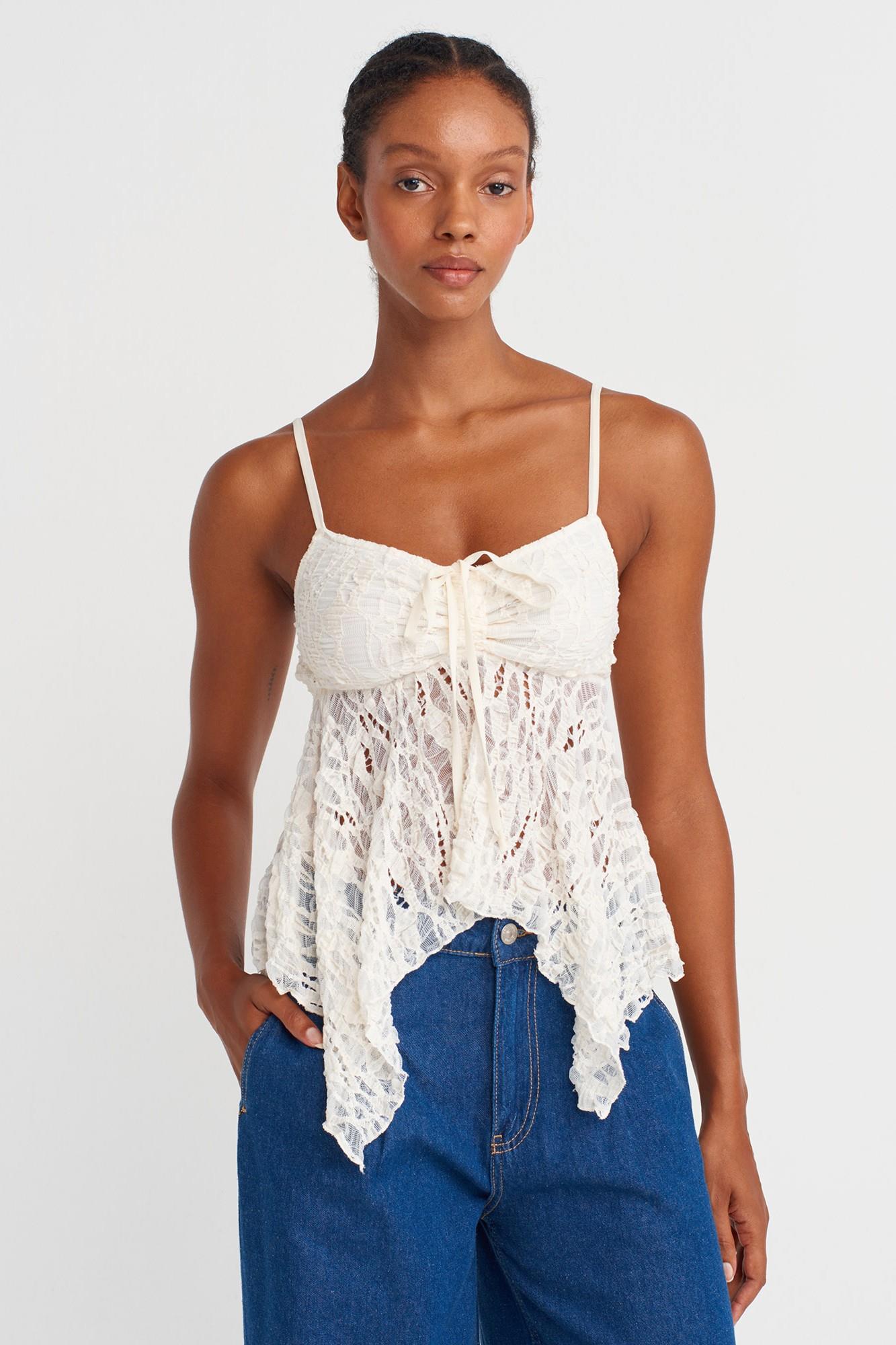 İp Askılı Asimetrik Kesim Dantelli Bluz DL31917