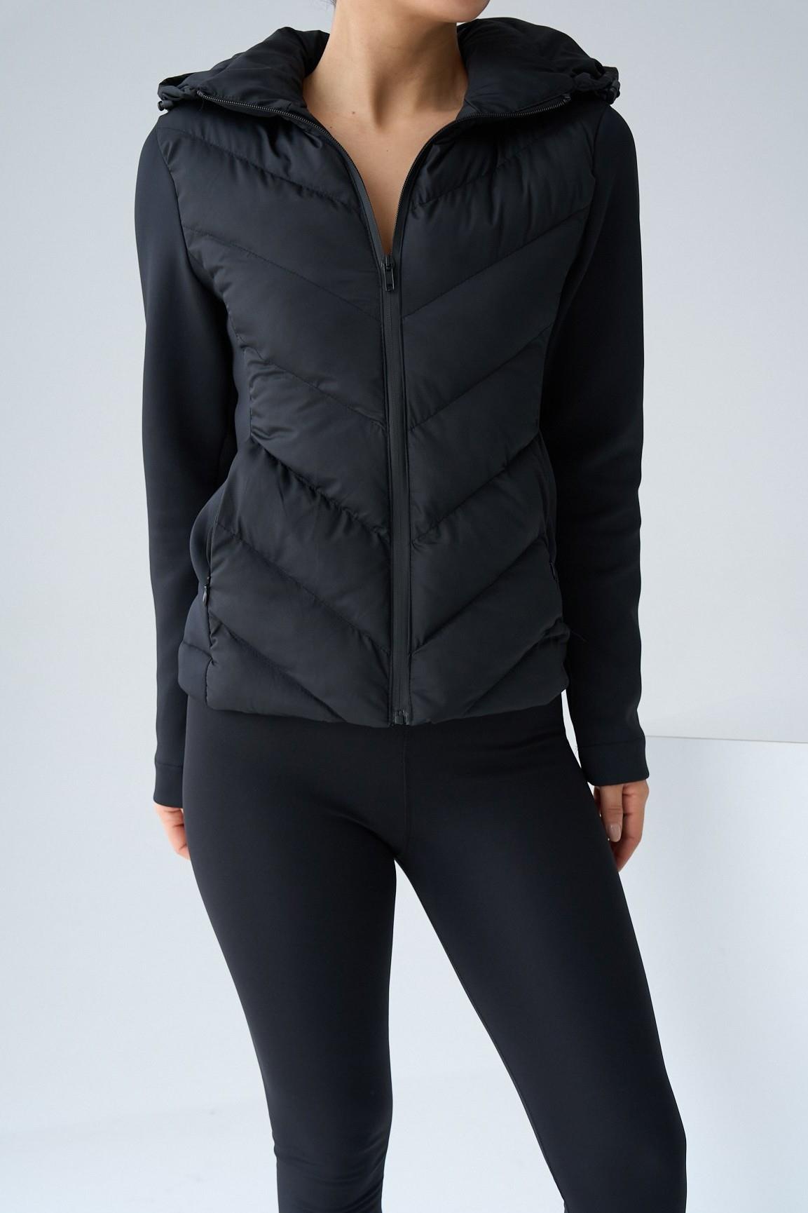 Kontrast Detaylı Kapüşonlu Şişme Mont QS251003