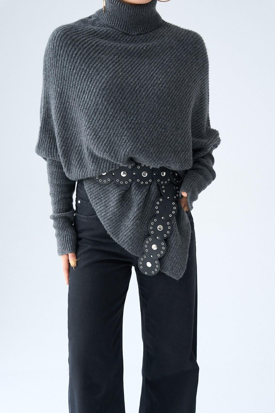 Asimetrik Kesim Boğazlı Triko Kazak QS251190