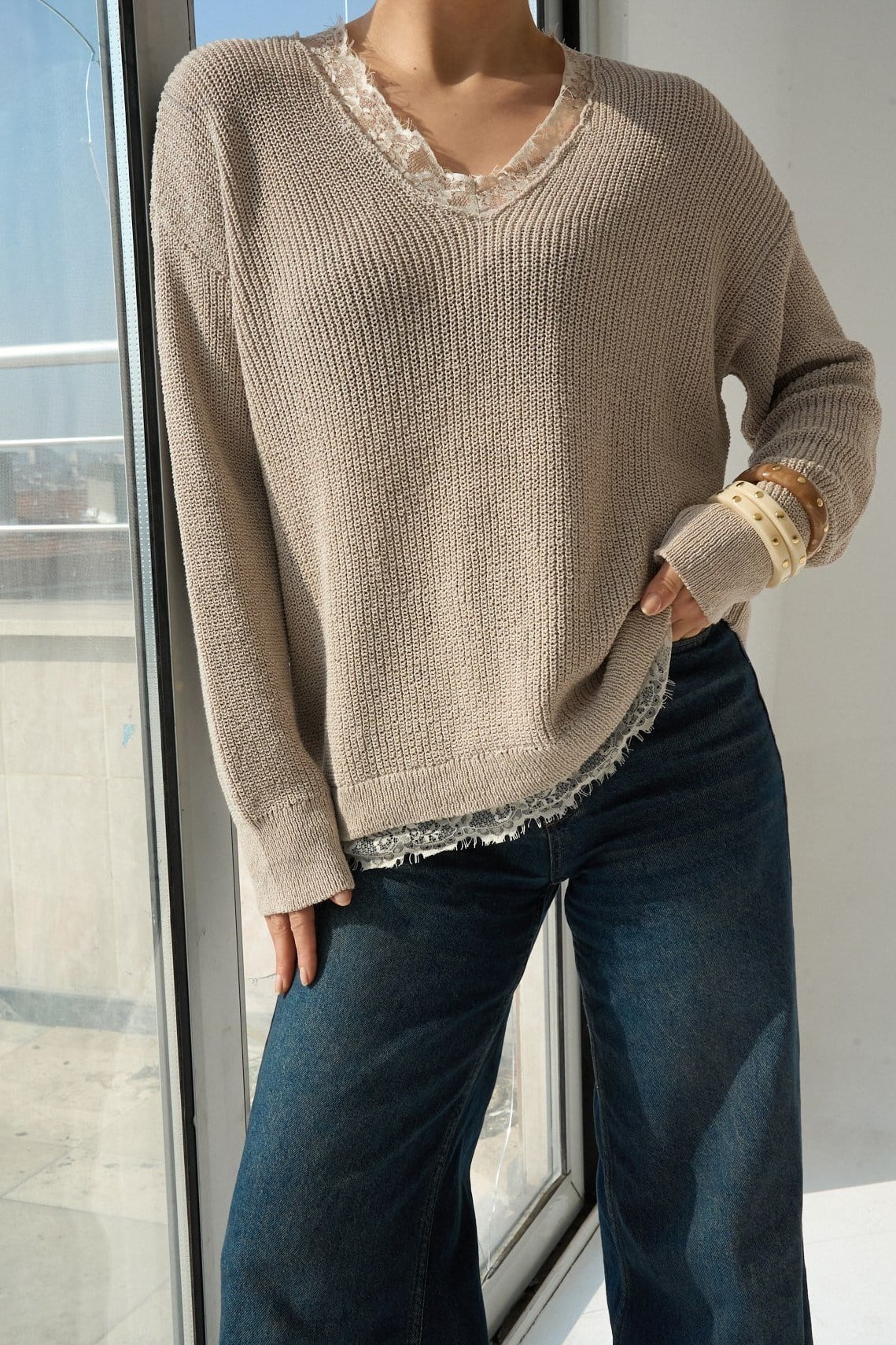 Yakası ve Etek Ucu Dantelli Kazak QS261018