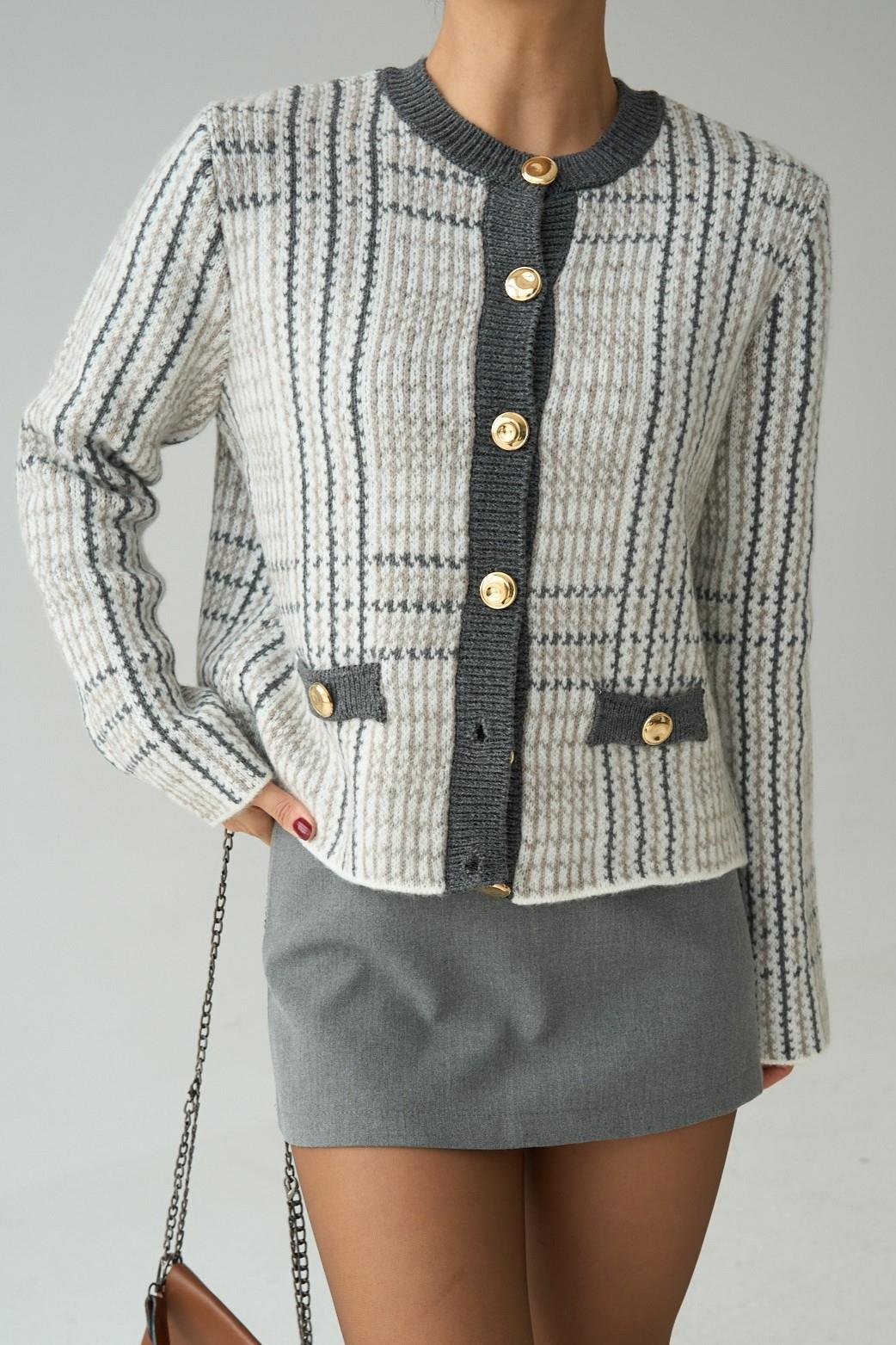 Gold Düğmeli Desenli Triko Hırka QS251069