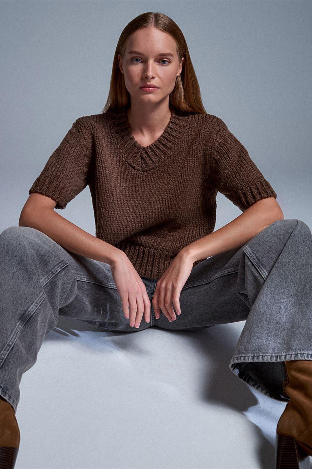 V Yaka Kısa Kollu Triko Kazak DL10831