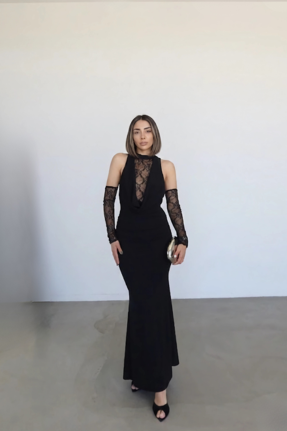 Dantel Detaylı Degaje Yaka Eldivenli Uzun Elbise HF202301