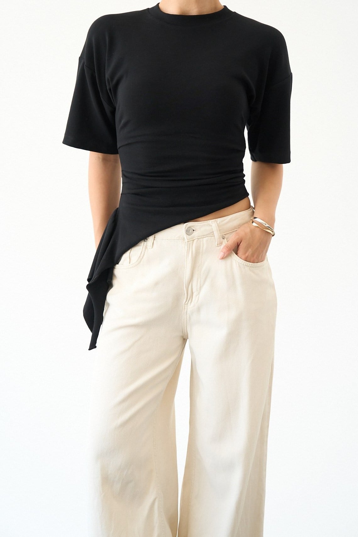 Asimetrik Kesim Bisiklet Yaka T-shirt QS261054