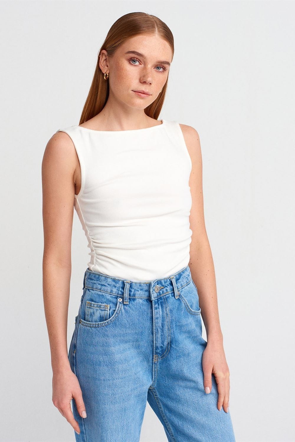 Kayık Yaka Kolsuz Büzgülü Top DL31589
