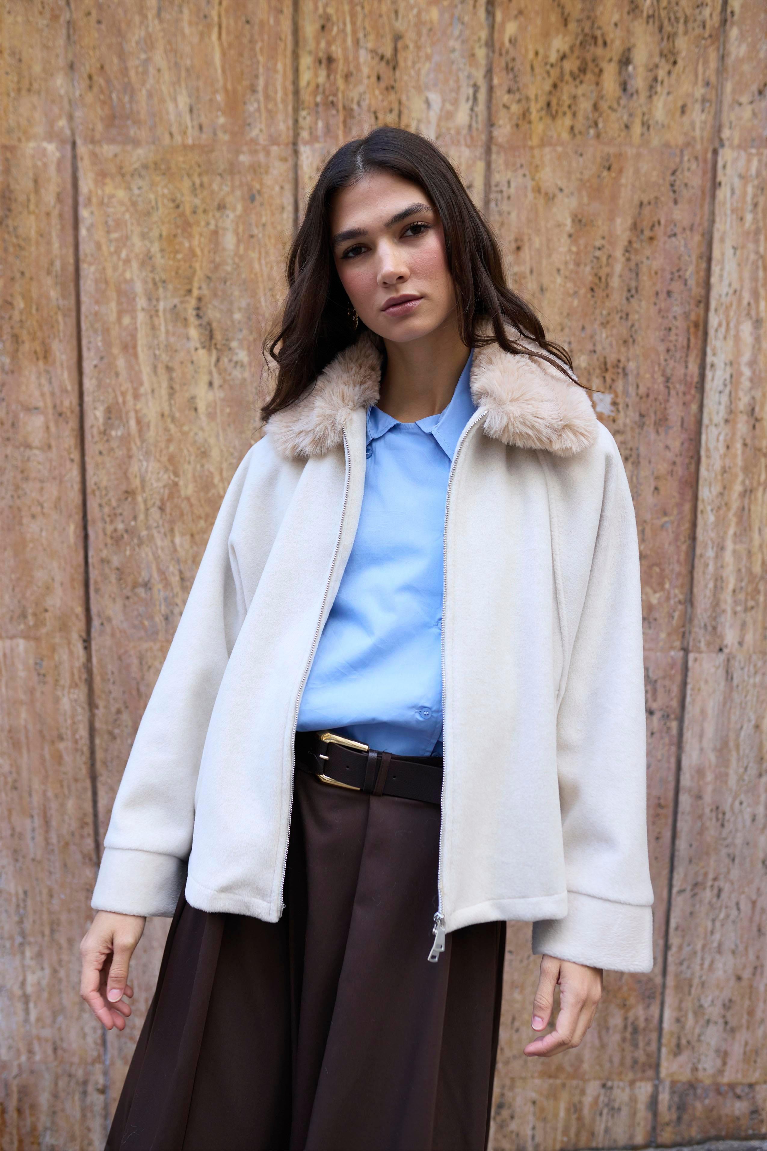 Yakası Kürklü Kaşe Mont PR9660