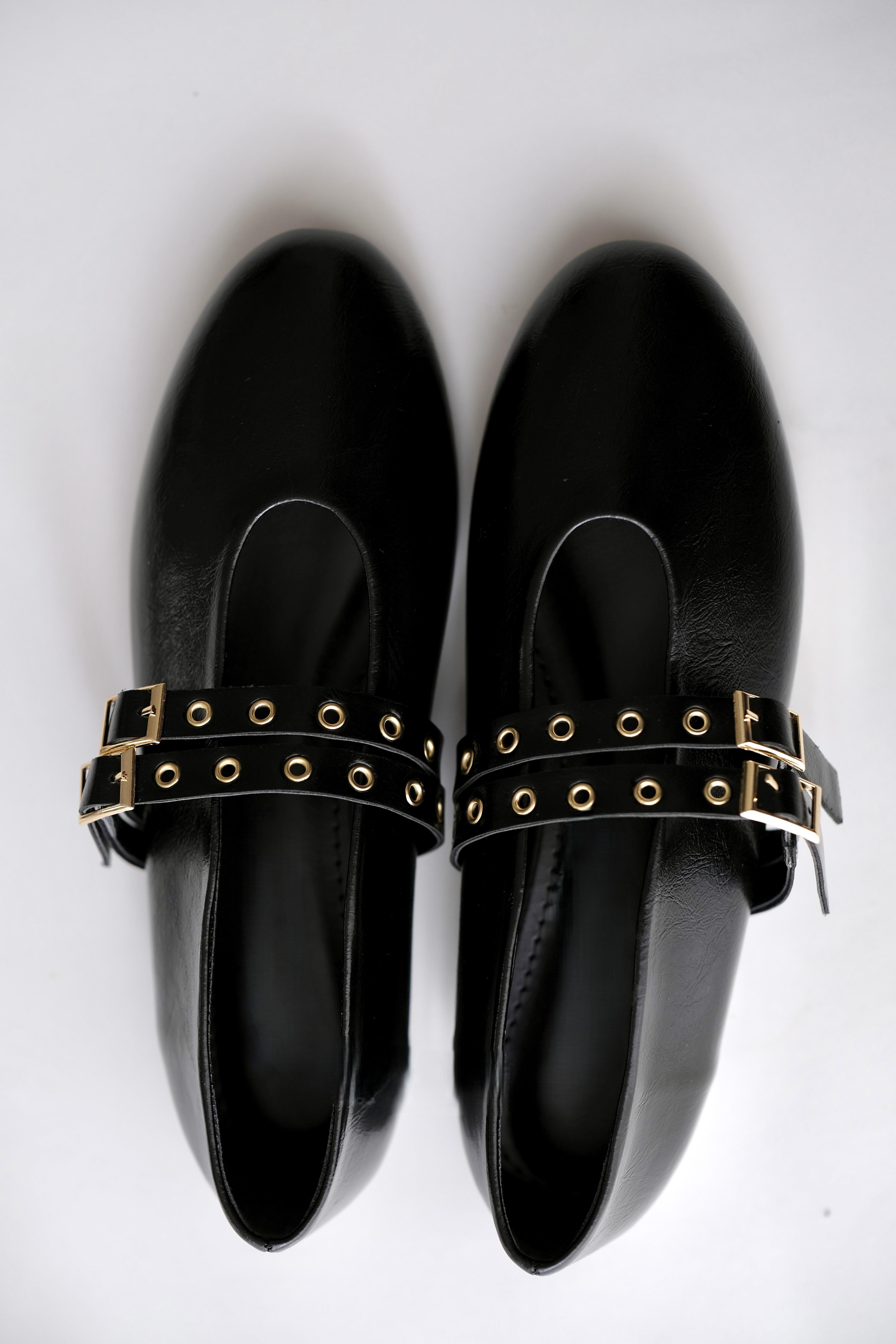 Çift Kemer Detaylı Zımba Aksesuarlı Babet SGM34