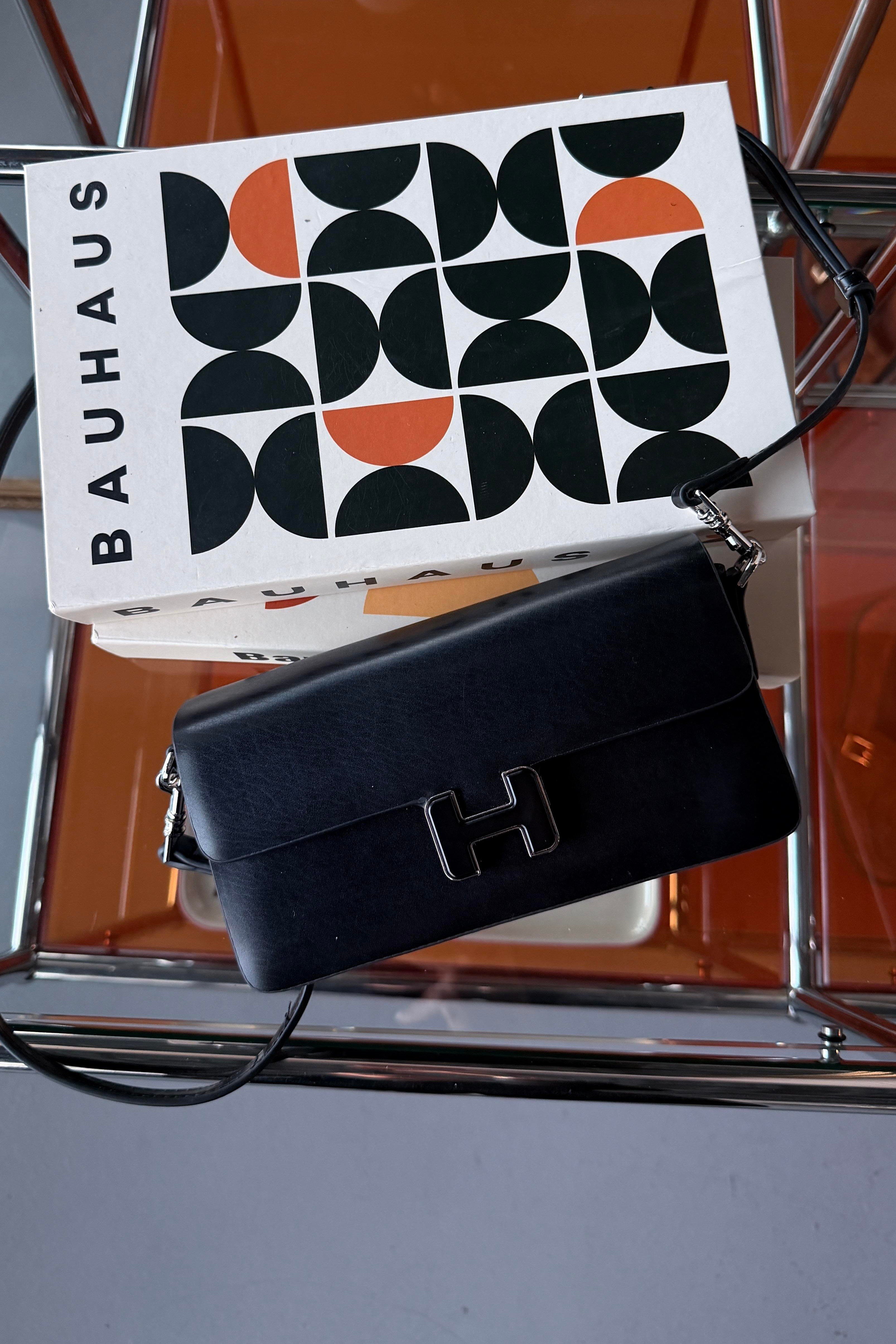 H Aksesuarlı Deri El Çantası FE1489