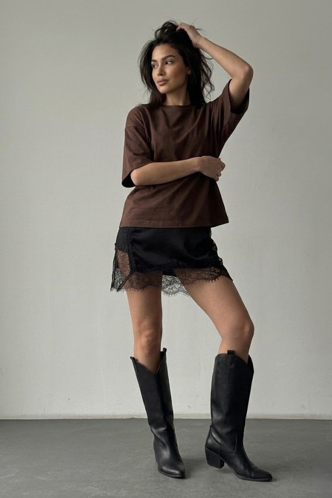 Asimetrik Kesim Dantelli T-shirt QZ01597