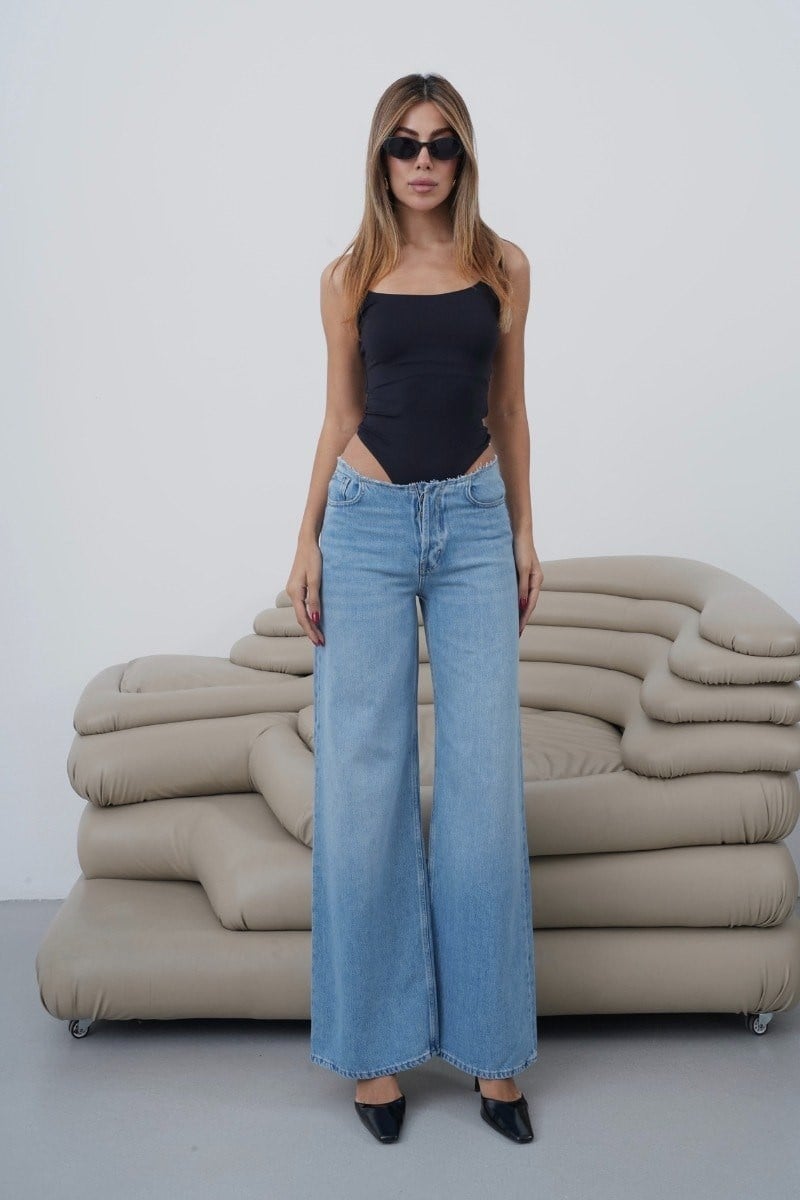 Kesik Bel Detaylı Düğmeli Wide Leg Jean LC8414