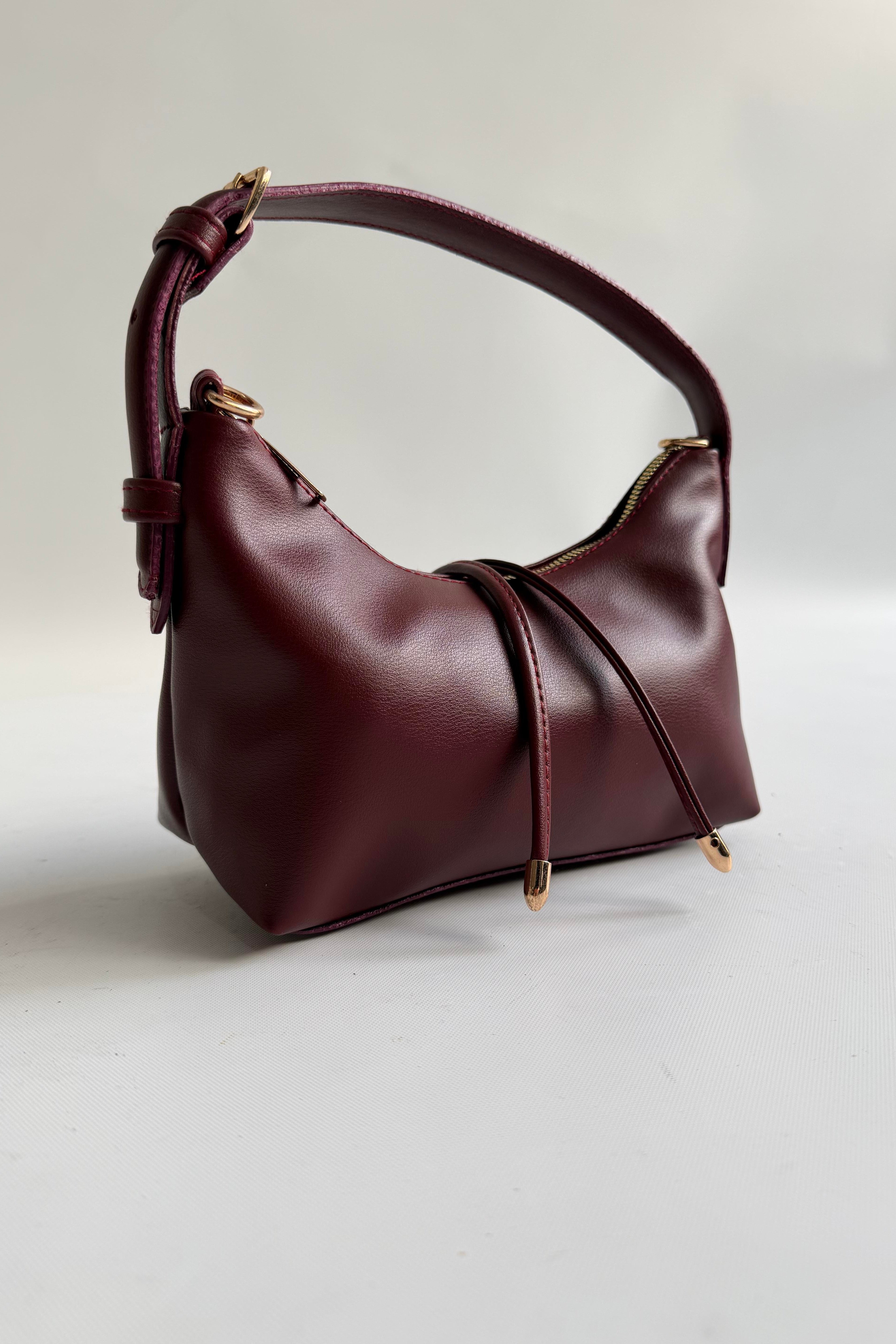 Püskül Detaylı Yumuşak Deri Omuz Çantası SD4789