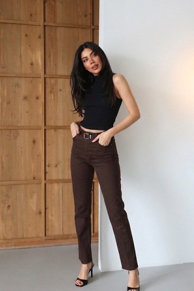 Kemer Detaylı Straight Cut Jean LC7977