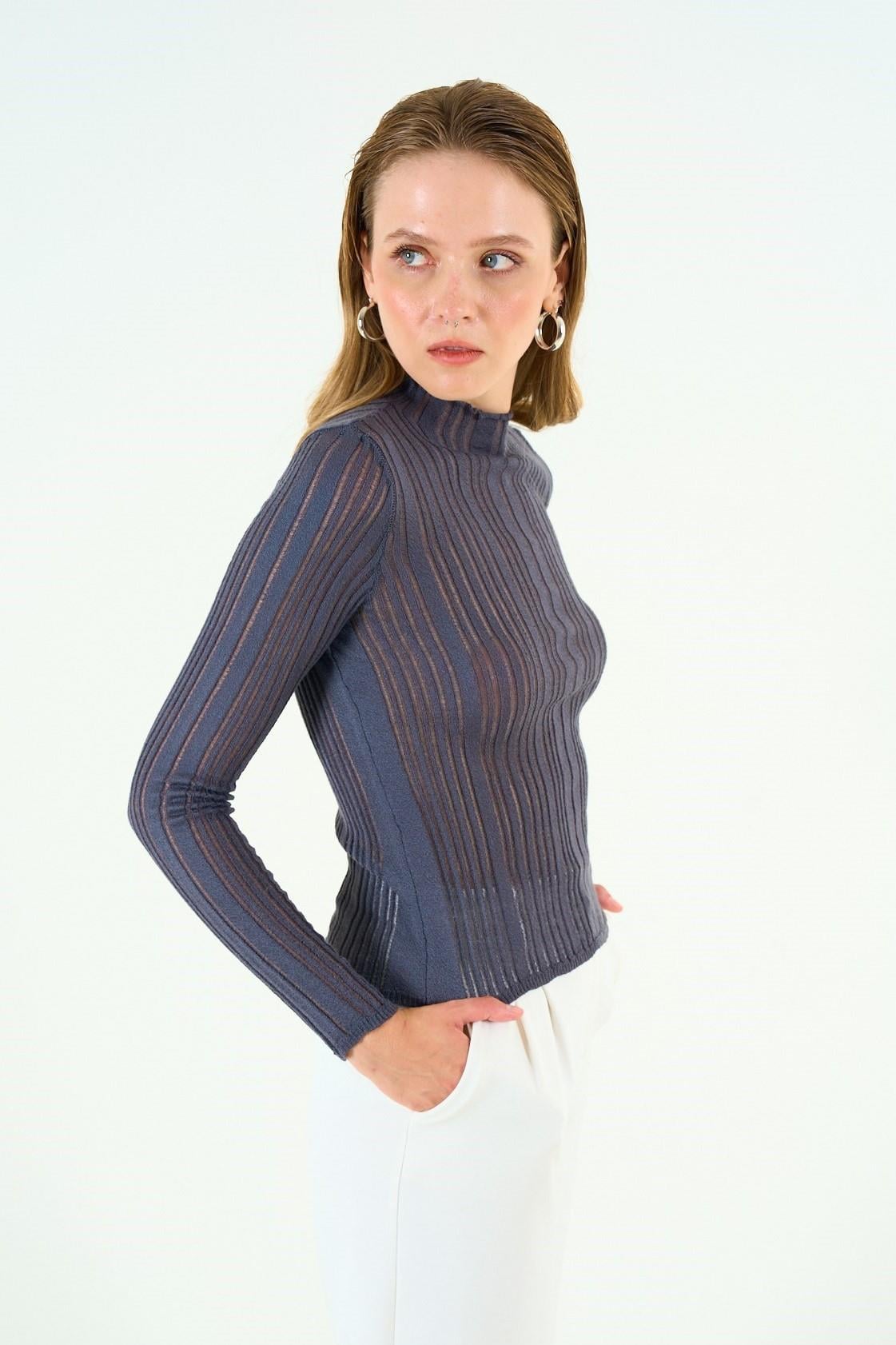 Ajurlu Dik Yaka Bluz QS241030