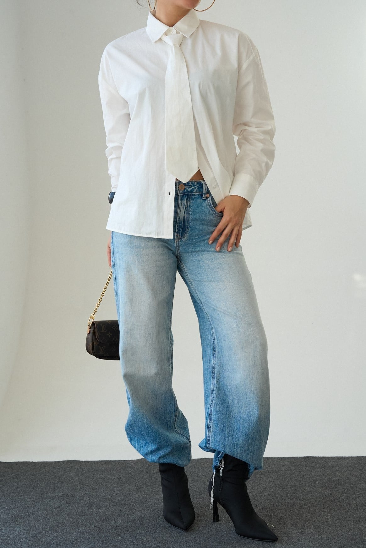 Kravat Detaylı Gömlek QS261003