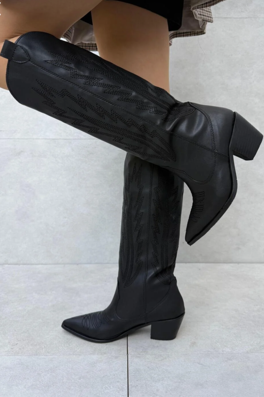 Sivri Burun Nakışlı Kovboy Çizme SGN65