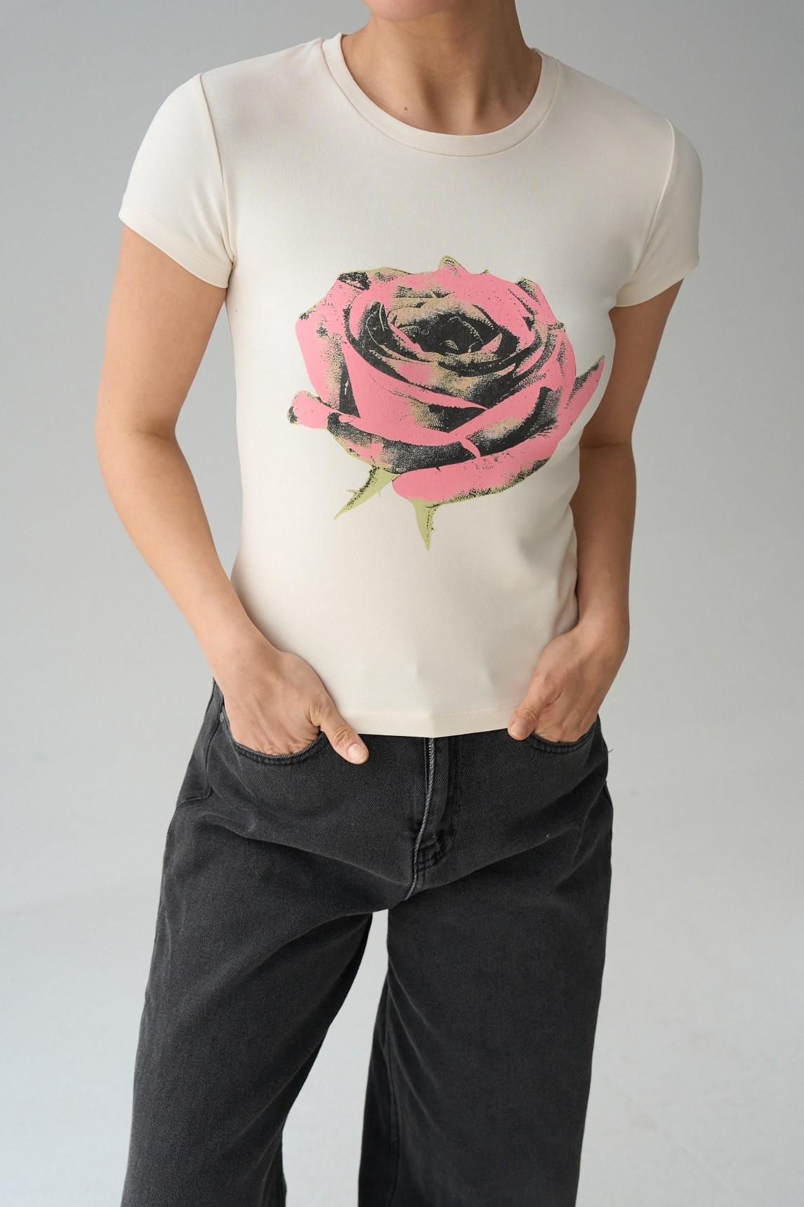 Bisiklet Yaka Gül Baskılı T-shirt QS251055