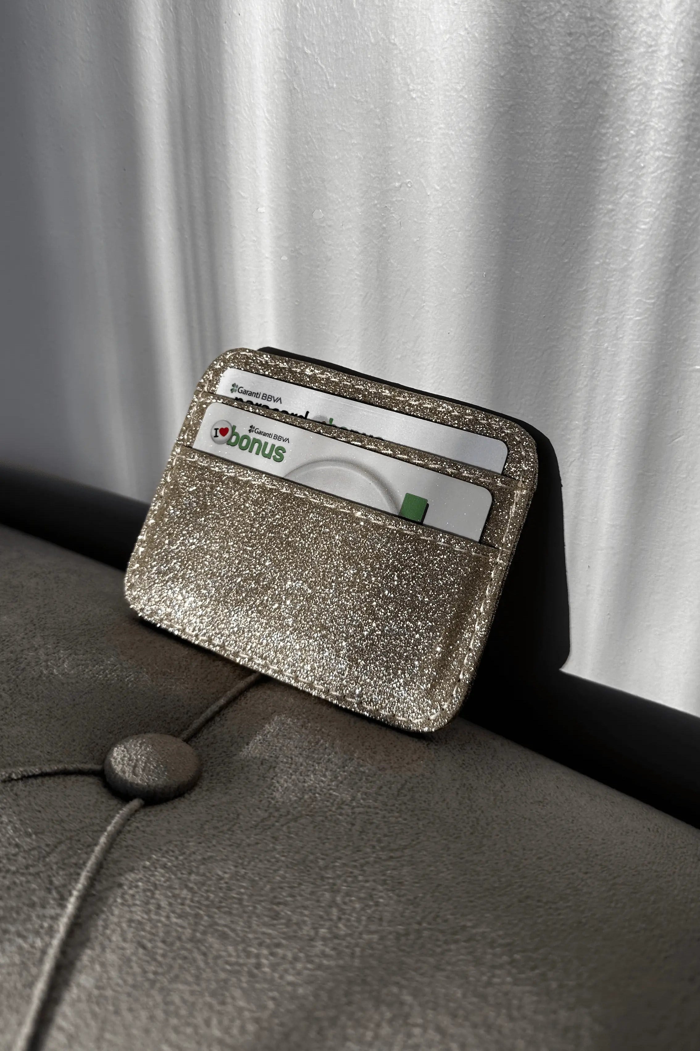 Bölme Detaylı Simli Mini Kartlık SD7896