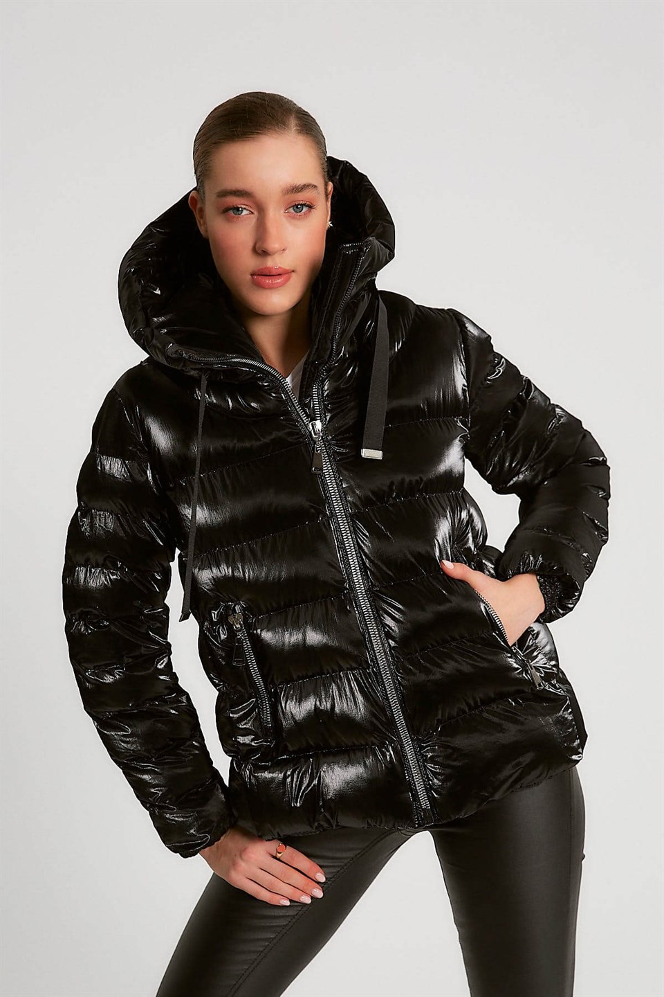 Cepleri Fermuarlı Kapüşonlu Şişme Mont RB89685