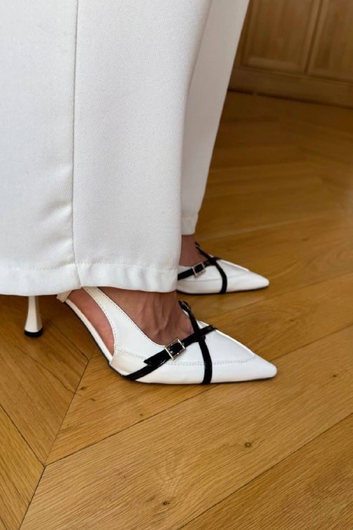 Çift Bantlı Toka Detaylı Sivri Burun Ayakkabı FE128