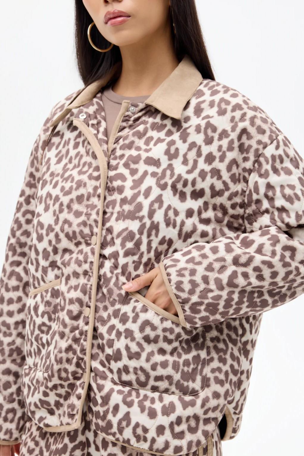 Leopar Desenli Yakası Süet Kapitone Ceket QZ01016