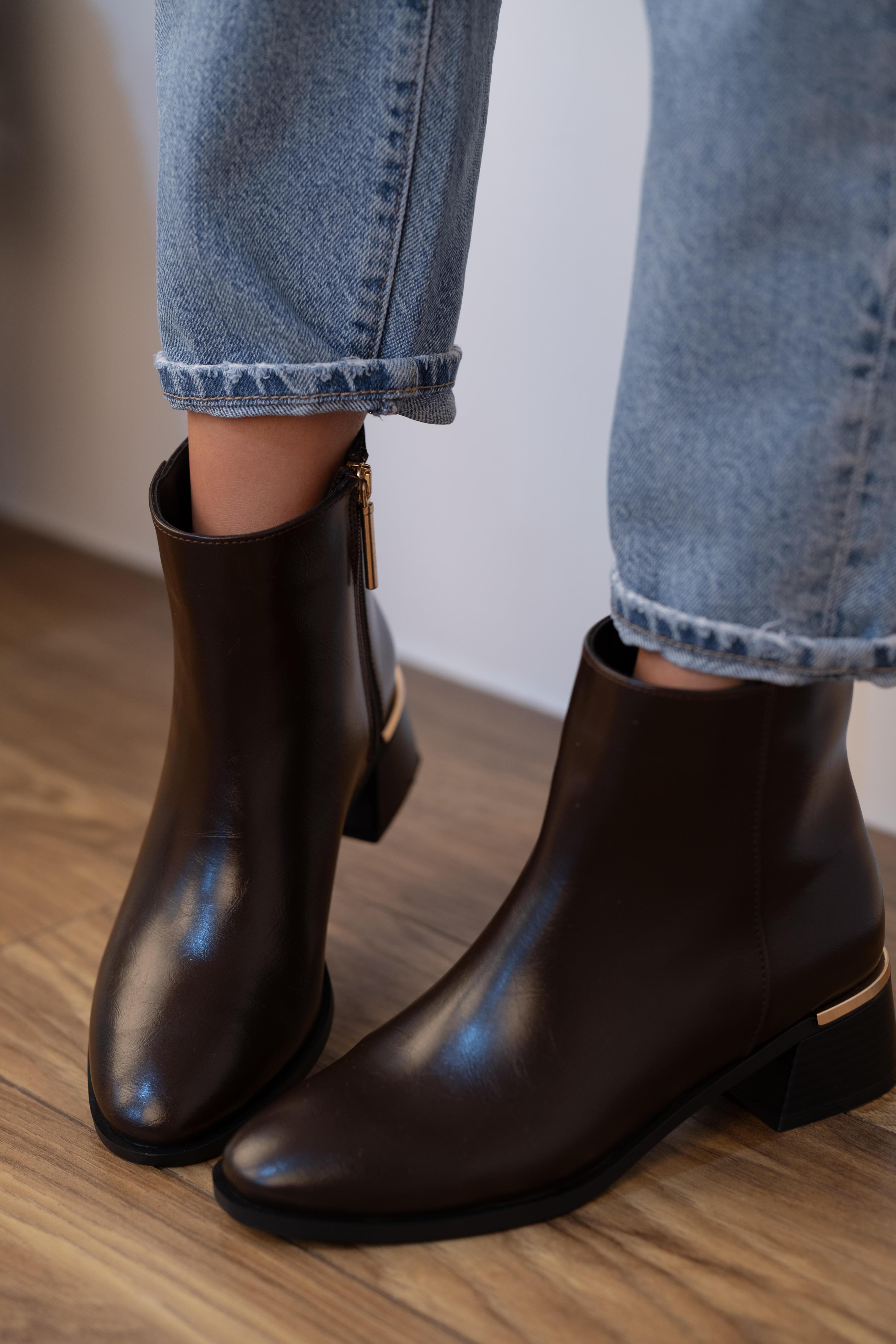 Yandan Fermuarlı Gold Detaylı Topuklu Bot SGM9711