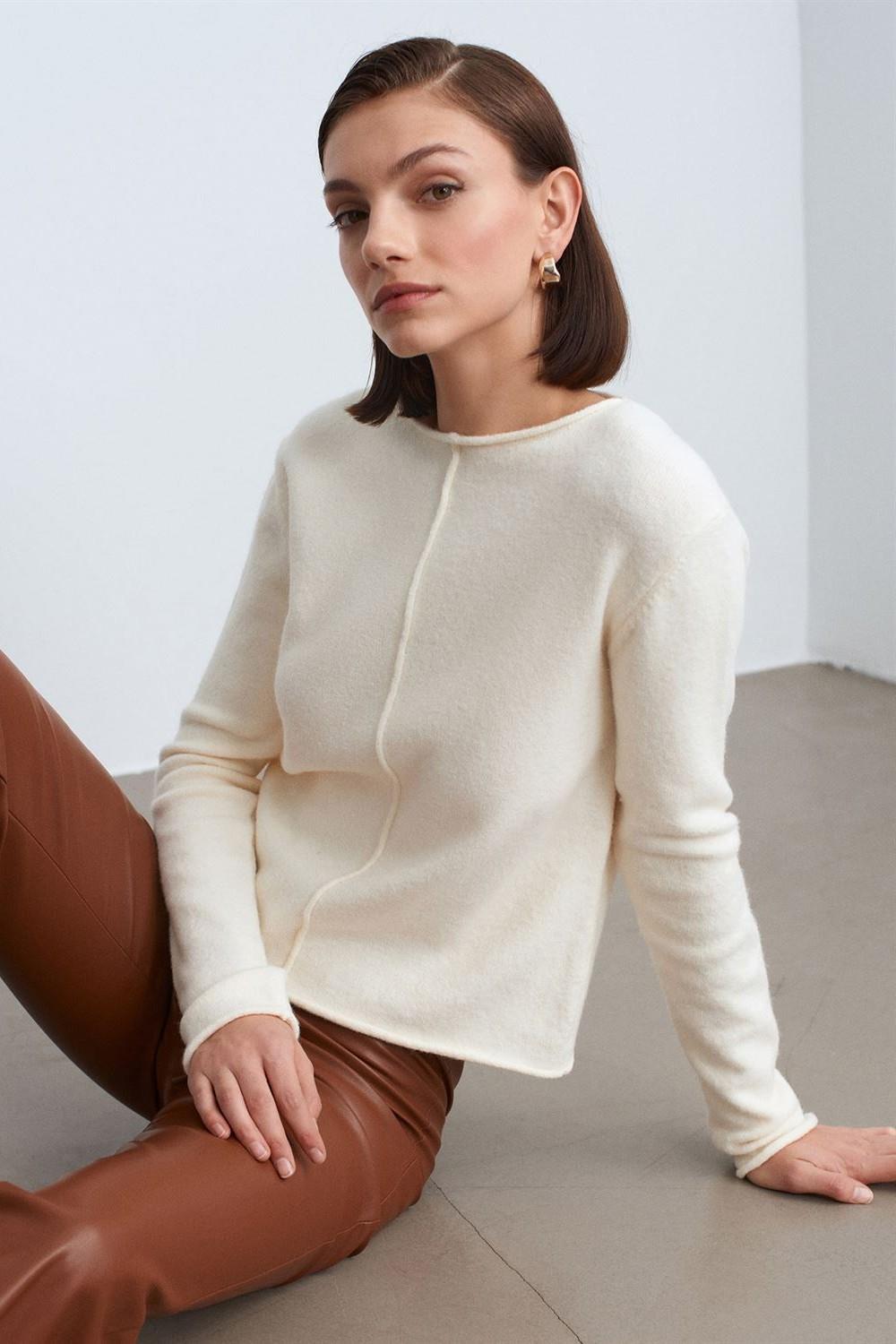 Kayık Yaka Dikişli Kazak DL10855