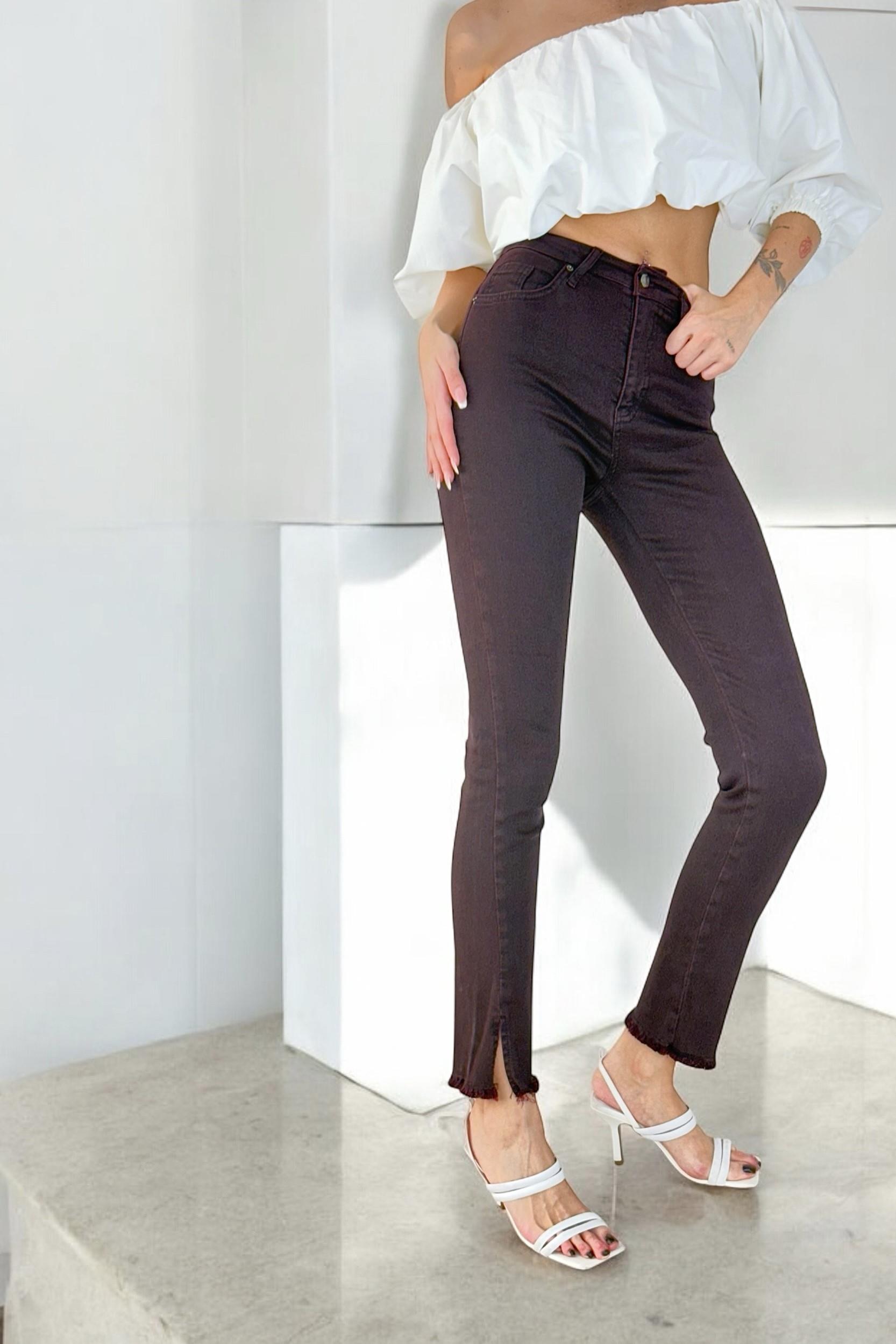 Paçası Yırtmaçlı ve Püsküllü Yüksek Bel Jean LC7413