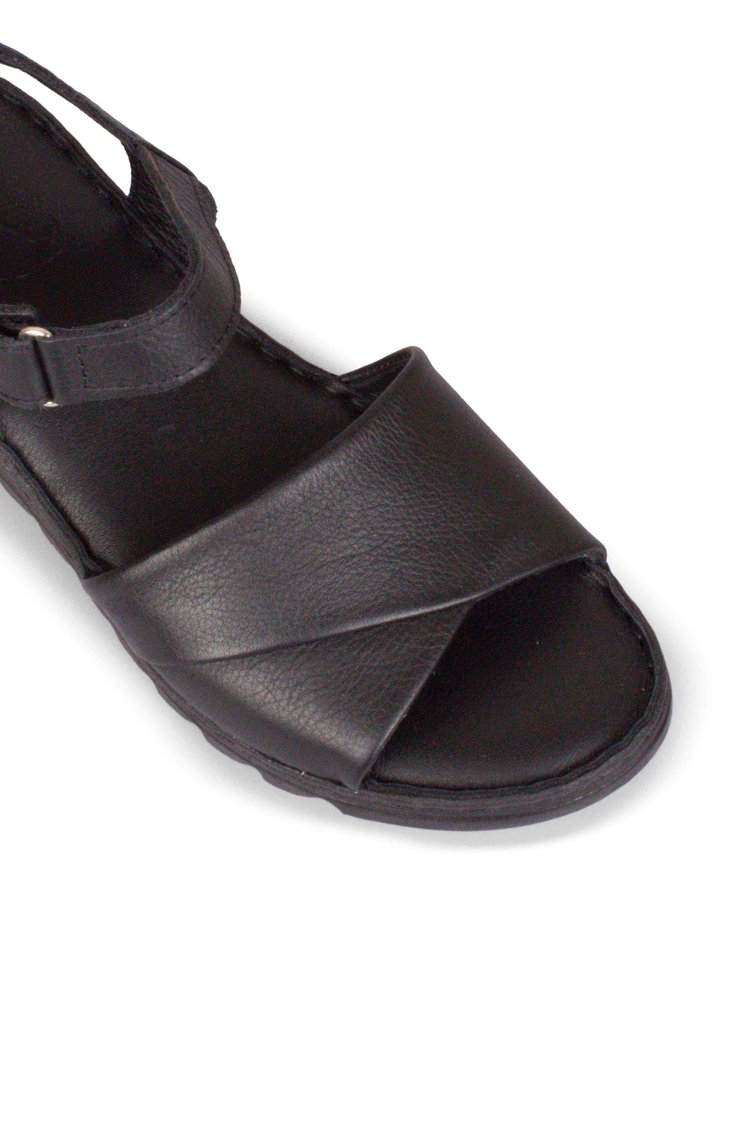 Kadın Hakiki Deri Sandalet Ayakkabı  109Y24K12505