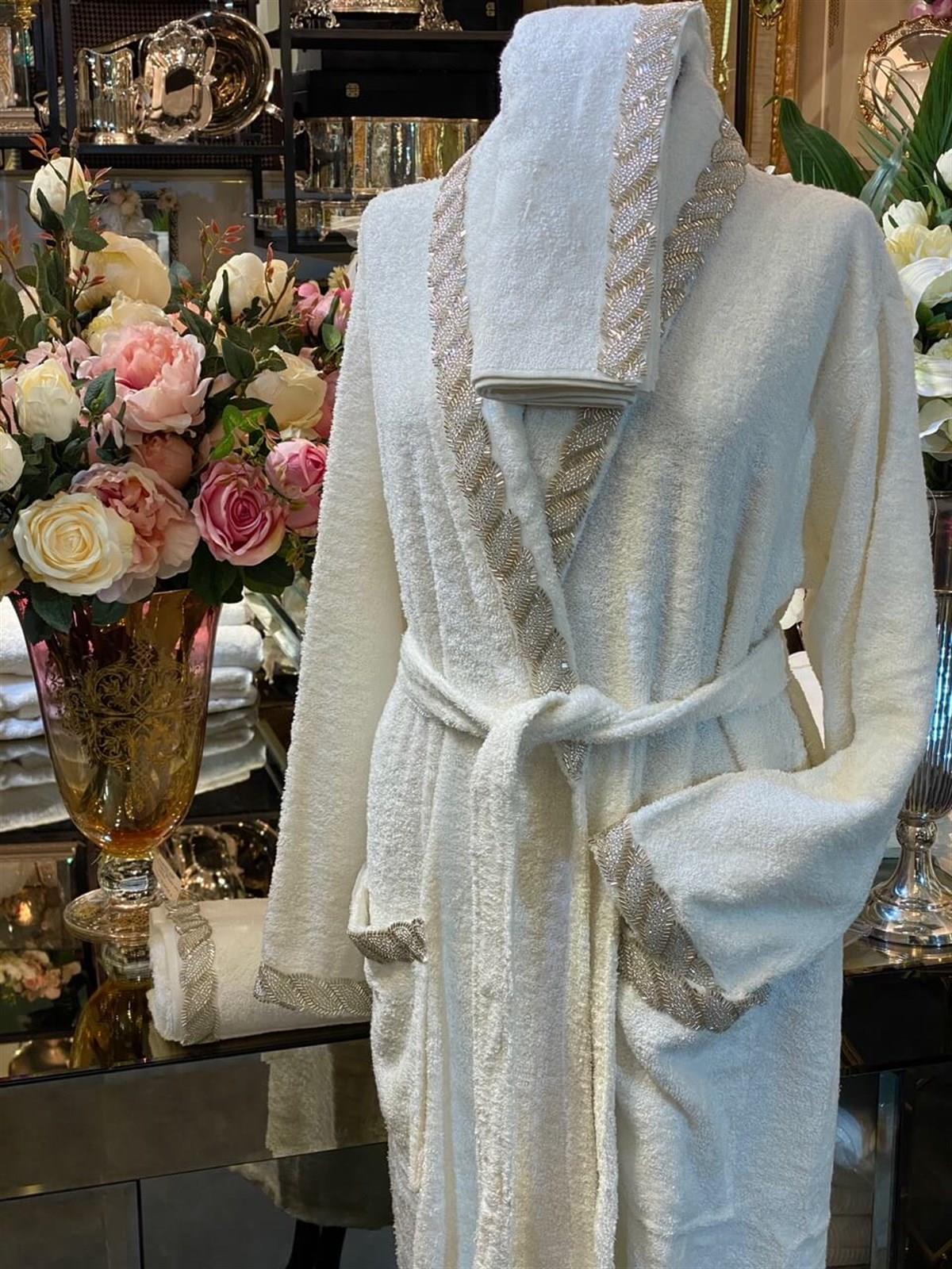 Zincir Dantel Çeyizlik Bornozlu Set