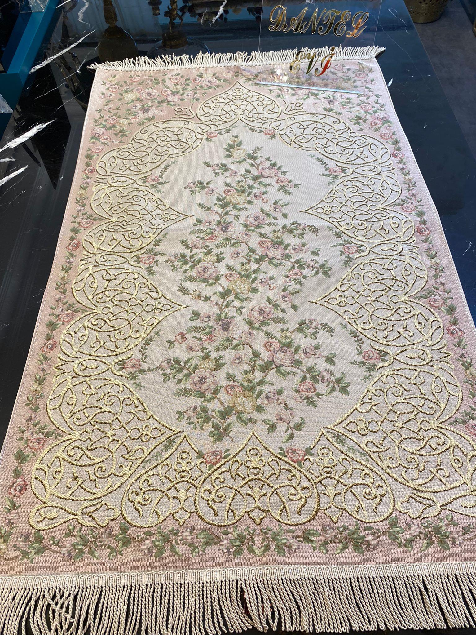 Koyu Pembe Renk Simli Model Goblen Seccade