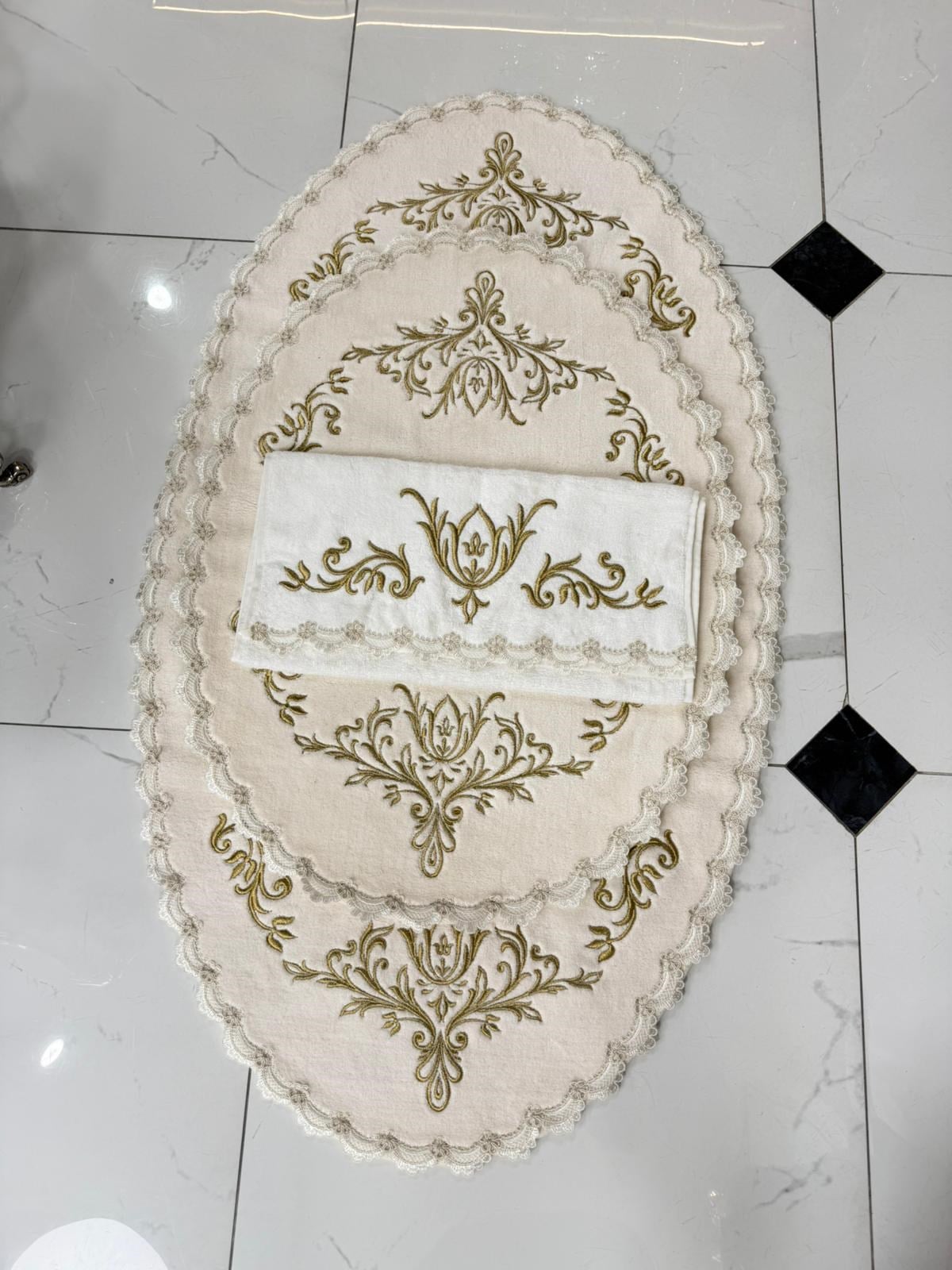 Krem Gold Müjgan Nakışlı 70x120 cm Paspas Takımı