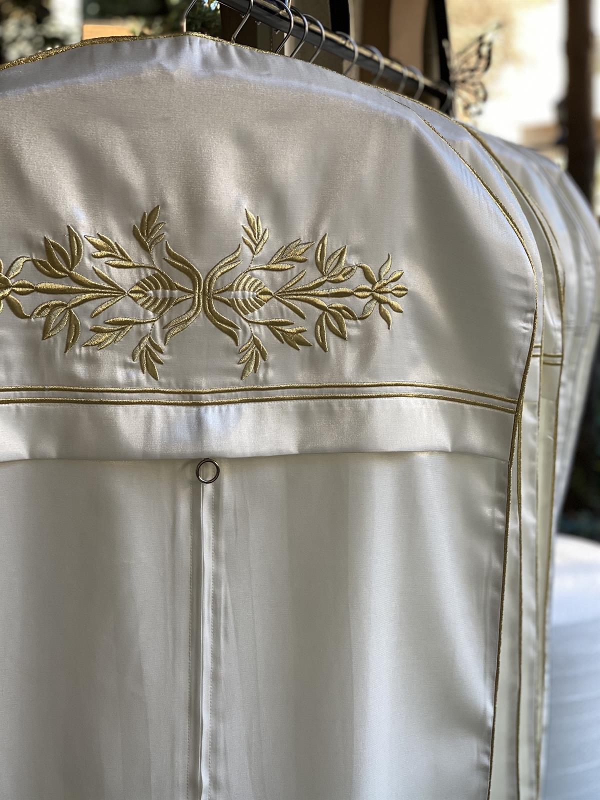 Krem Kervan Model Gold Nakış Gamboç