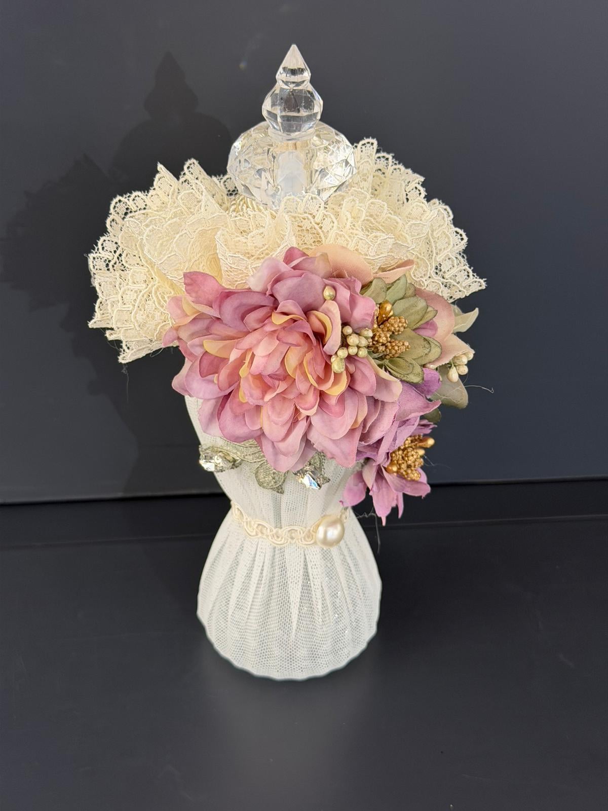 Krem Pembe Çiçekli Kolonya Şişesi