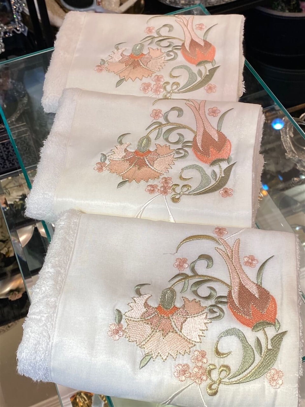 Lale Desenli Çeyizlik Bambu Yüz Havlusu