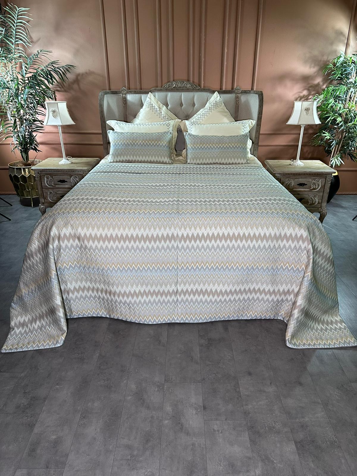 Soft Zigzag Model Yatak Örtüsü ve Nevresim Takımı