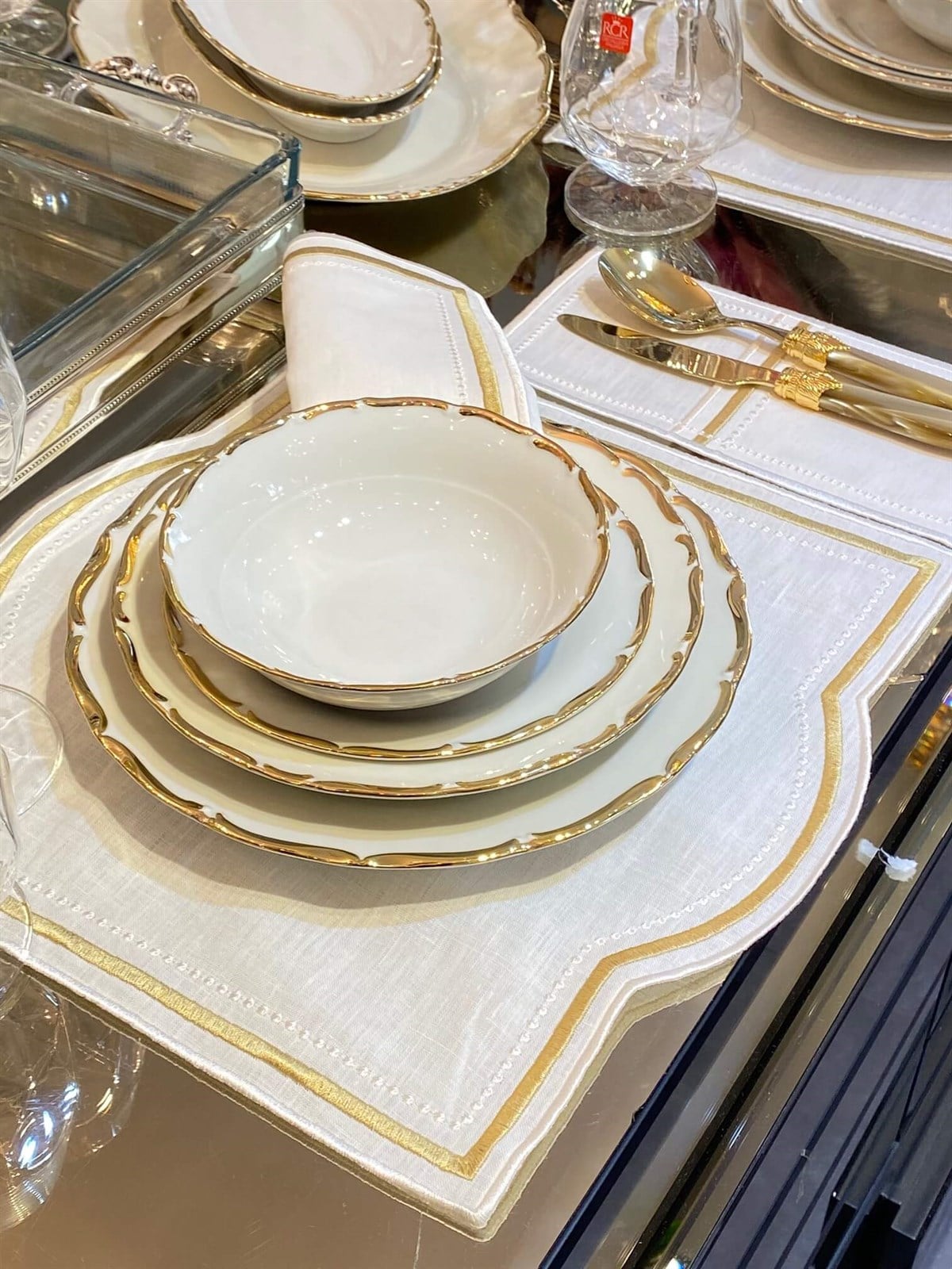 White Gold Çekoslavak Porseleni 12 Kişilik 60 Parça Yemek Takımı