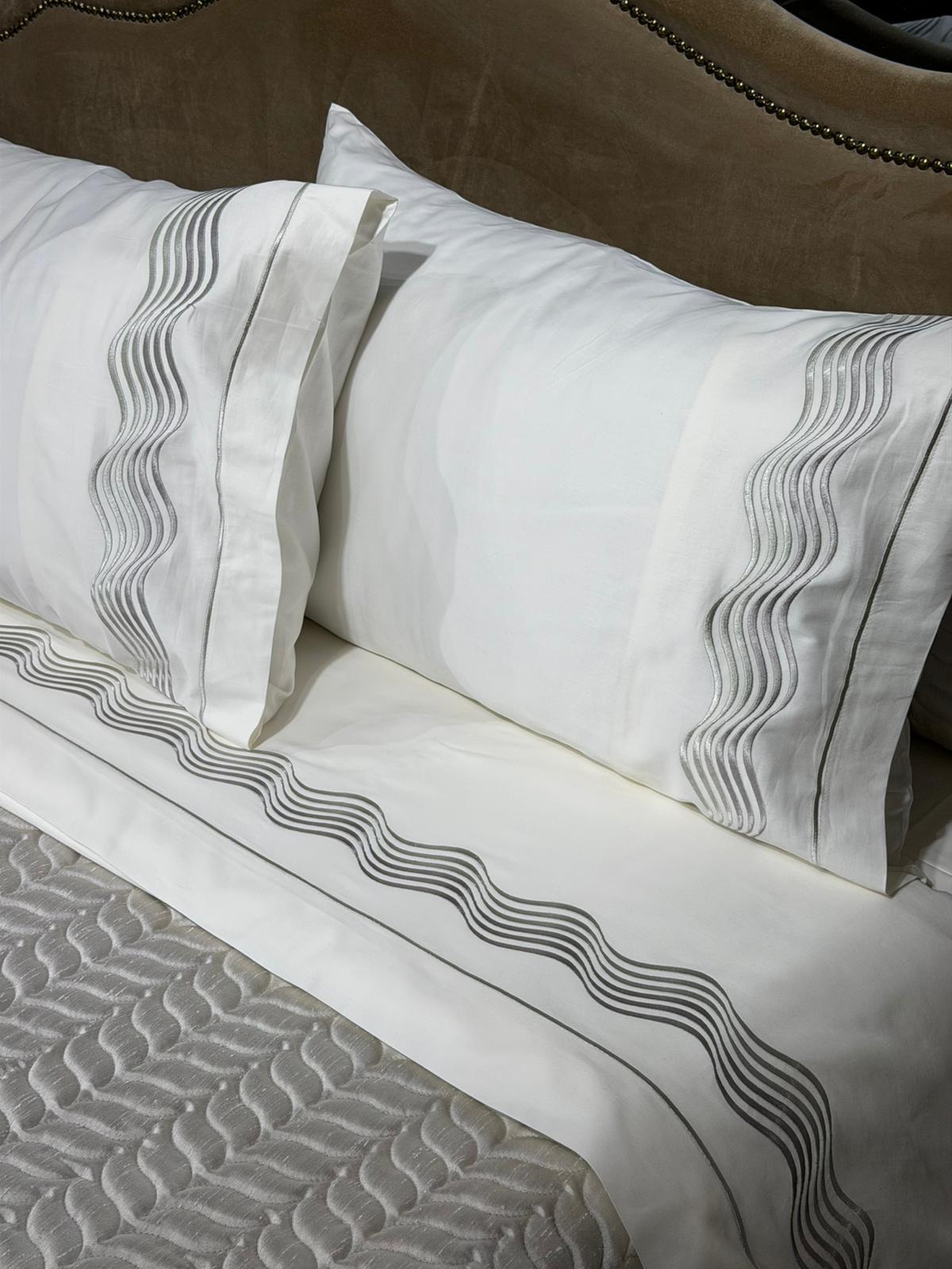 Gri Sörf Model Nakışlı Çift Kişilik Nevresim Takımı