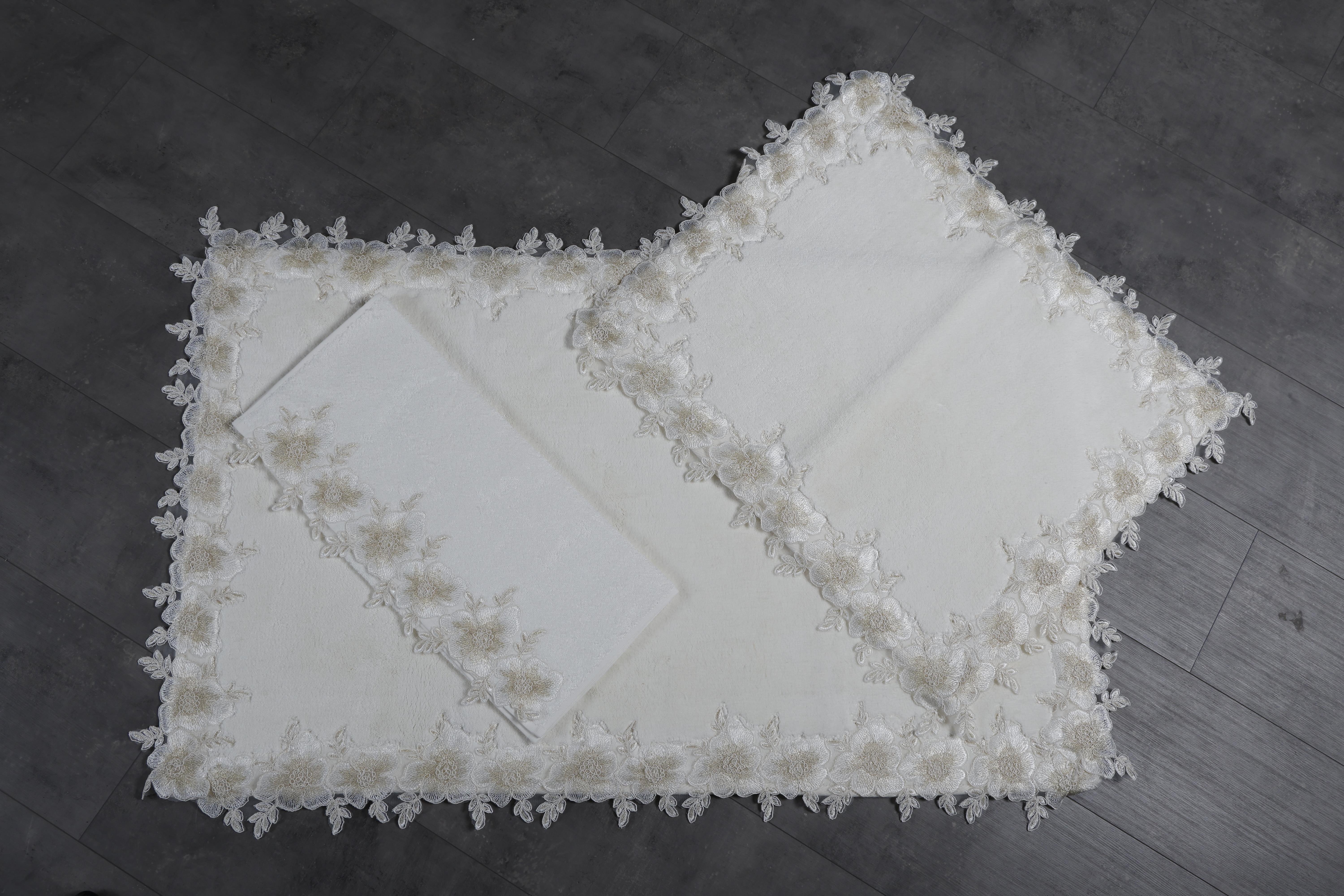 Krem Beyaz Çiçek Dantelli Paspas Seti