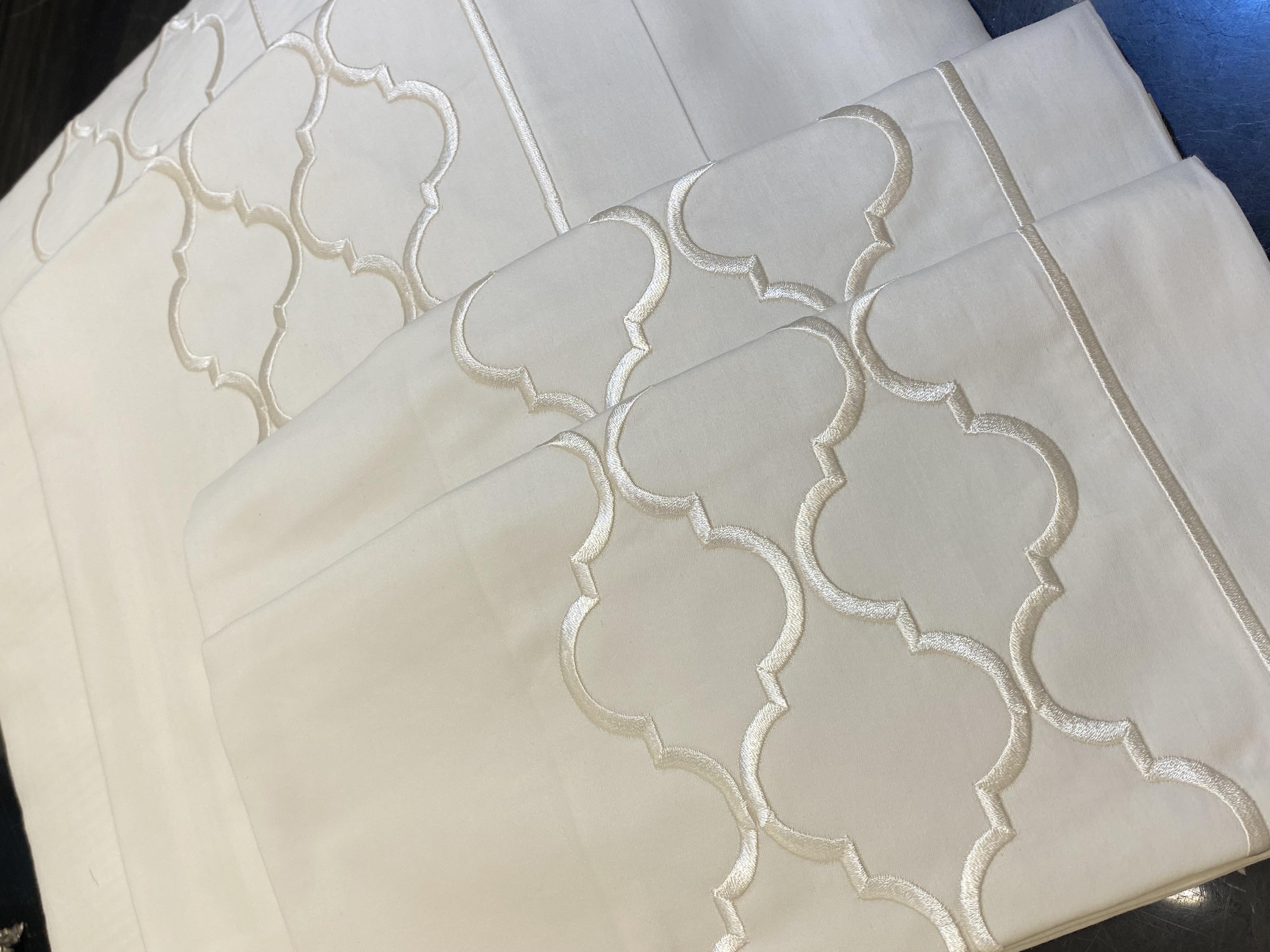 Krem Fas Kapısı Model Nakışlı Çift Kişilik Nevresim Takımı