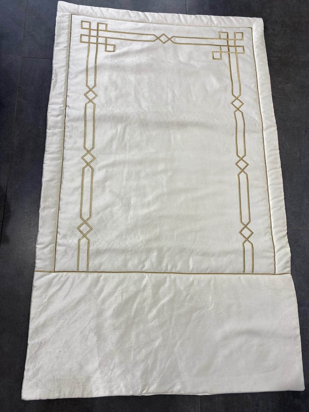 Krem Gold Nakış Çeyizlik Tek Seccade