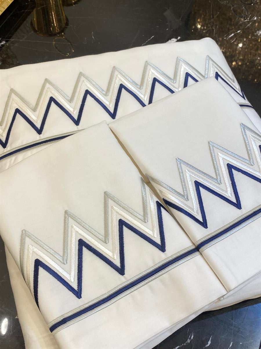 Lacivert Zigzag Model Nakışlı Çift Kişilik Nevresim Takımı