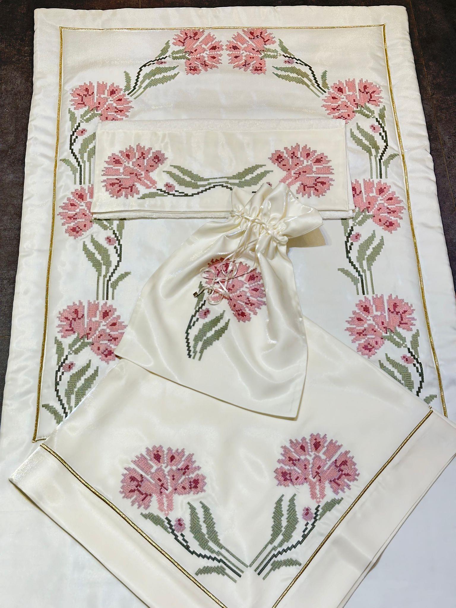 Pembe Eylül Model Monoray Beş Parça Seccade Takımı