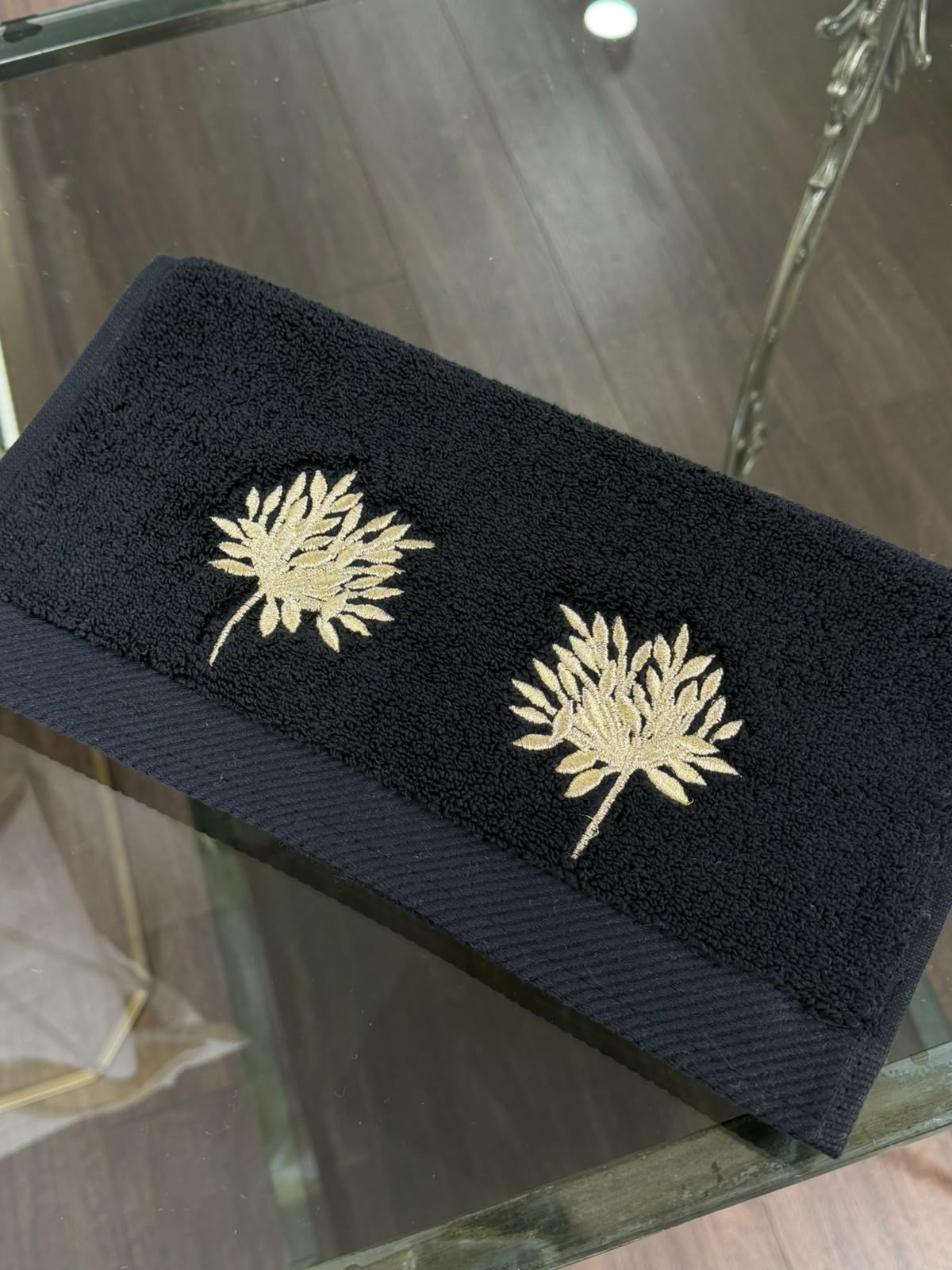 Siyah Gold Palmiye Nakış 30x50 cm El Havlu