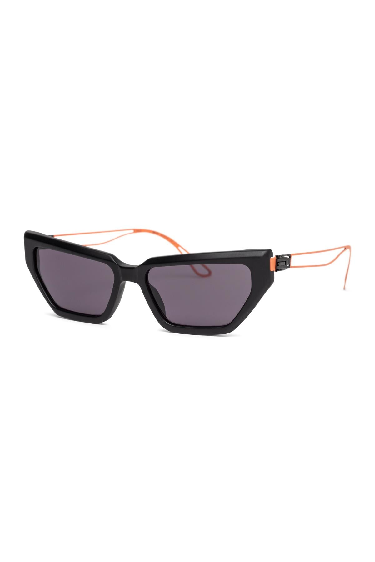 ROUNDTEN GUNES MOLINA 01