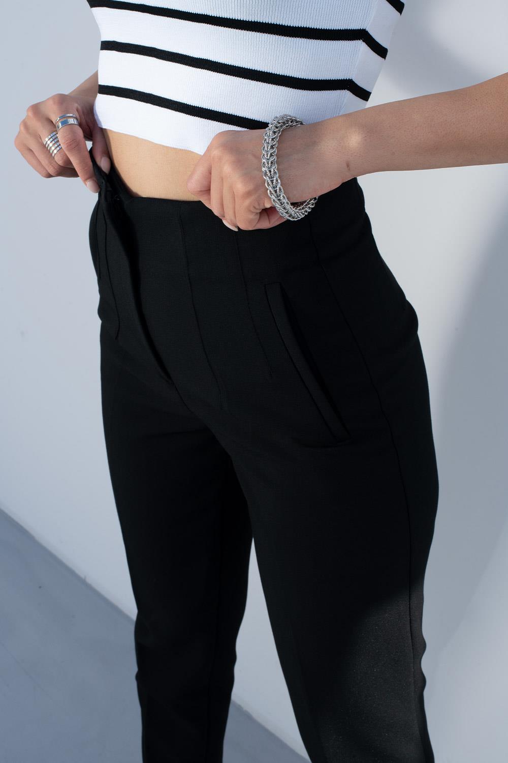 Kadın Siyah Pileli Boru Paça Kumaş Pantolon | Pranga Giyim