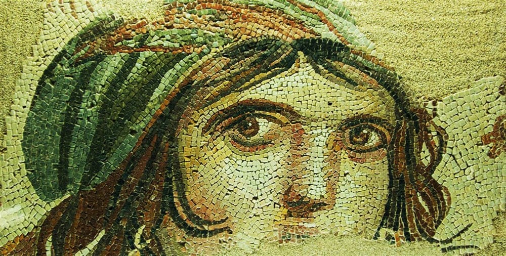 ZEUGMA ÇİNGENE KIZI