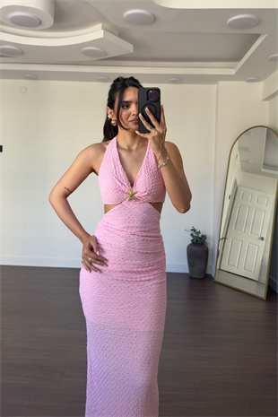 Aksesuar Detaylı Boyundan Bağlamalı Elbise-Pembe