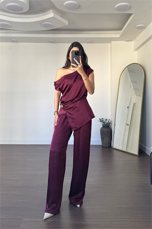 Broş Detaylı Degaje Yaka Takım-Bordo
