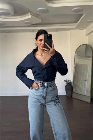 Çiçek Nakışlı Mom Fit Jean-Açık Mavi